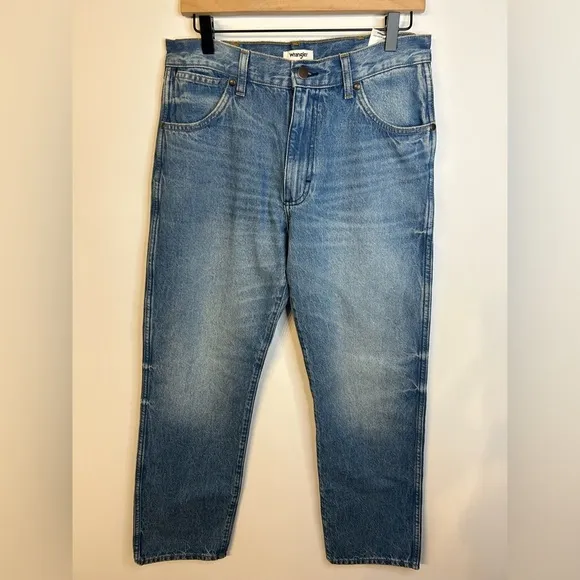 *NWT* Wrangler Sunset Mid-Rise Straight-Leg Jeans in Baby Blue, Size 29x29