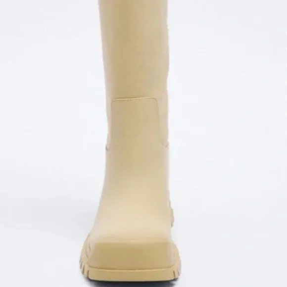 NWT Zara waxed flat knee high boots/ 6.5