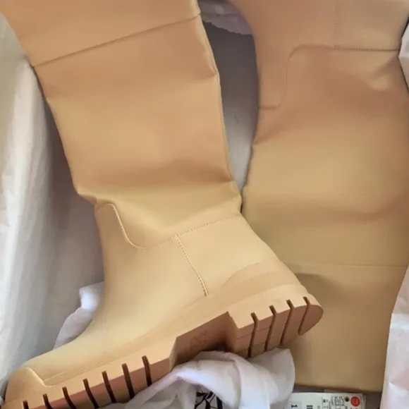 NWT Zara waxed flat knee high boots/ 6.5