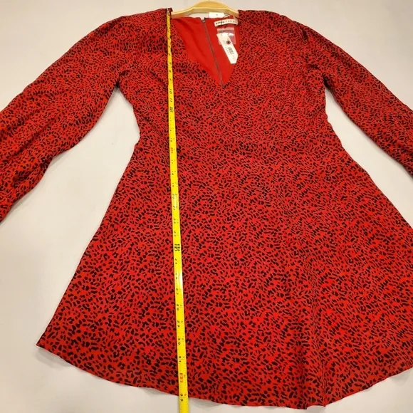 NWT$330 Alice   Olivia Polly Red Leopard Long Sleeved Fit &amp; Flare Mini Dress 10