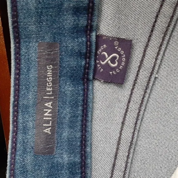 NYDJ Alina Legging Skinny Legging Jeans