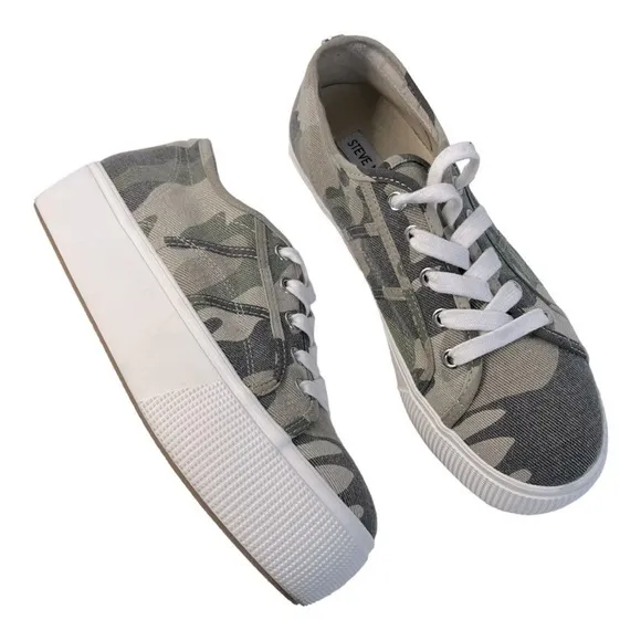 Olive Green Camo Print Fashion Sneakers Steve Madden Emmi Platform 8.5