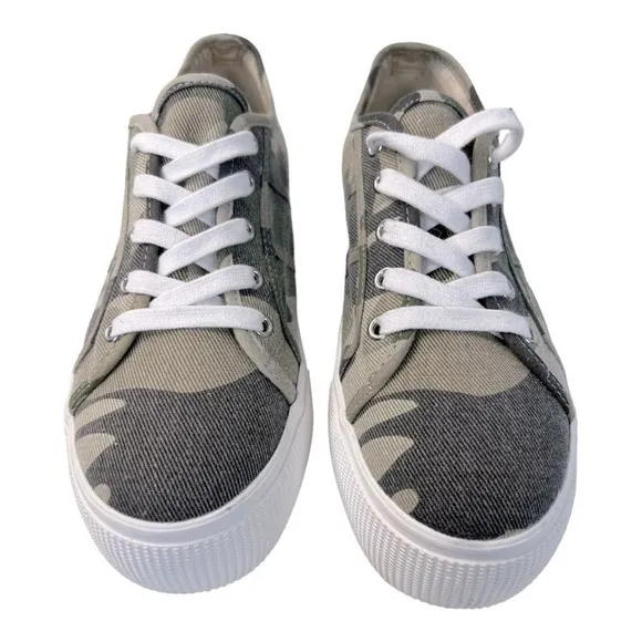Olive Green Camo Print Fashion Sneakers Steve Madden Emmi Platform 8.5
