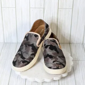 Olu Kai Size 8.5 Pehuea Pa'i camouflage canvas slip on loafer sneaker womens