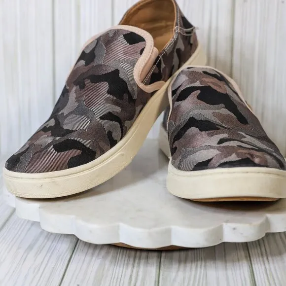 Olu Kai Size 8.5 Pehuea Pa'i camouflage canvas slip on loafer sneaker womens