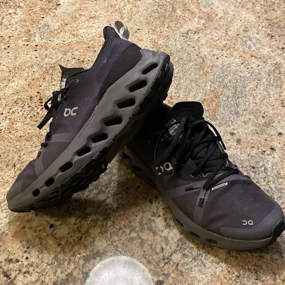 On Cloud Cloudsurfer Trail waterproof women’s 8.5 8 1/2 sneakers black eclipse