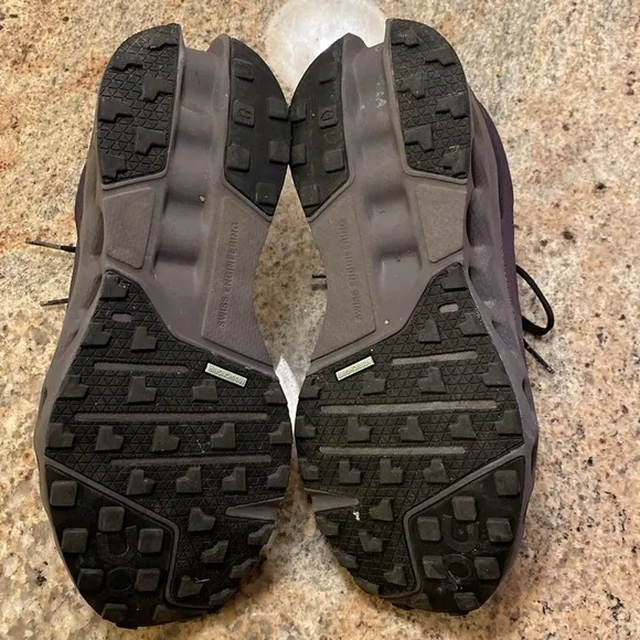 On Cloud Cloudsurfer Trail waterproof women’s 8.5 8 1/2 sneakers black eclipse