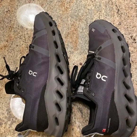 On Cloud Cloudsurfer Trail waterproof women’s 8.5 8 1/2 sneakers black eclipse