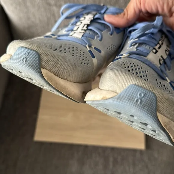 On Cloudsurfer Trail Running Women's Blue Sneakers Size 7 Workout Training