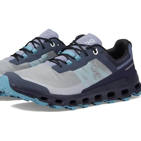 On CloudVista Sneakers in Navy/Wash size 10
