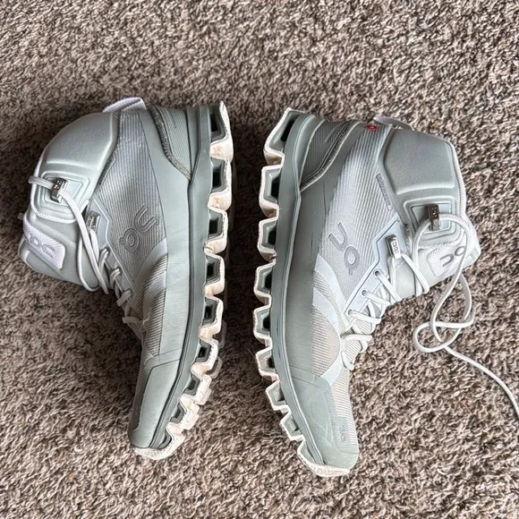 On Running Women's Size 8 Mineral Kelp High-Top Sneakers Hiking Trail