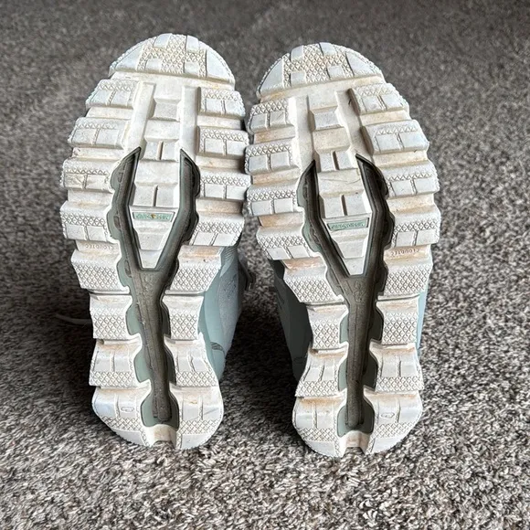 On Running Women's Size 8 Mineral Kelp High-Top Sneakers Hiking Trail