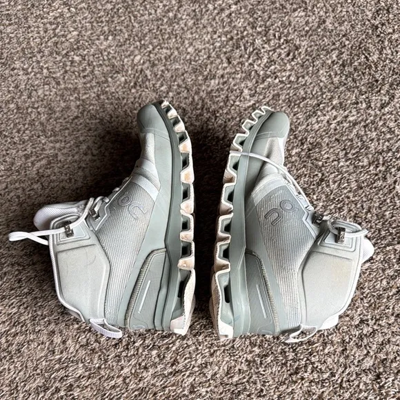 On Running Women's Size 8 Mineral Kelp High-Top Sneakers Hiking Trail
