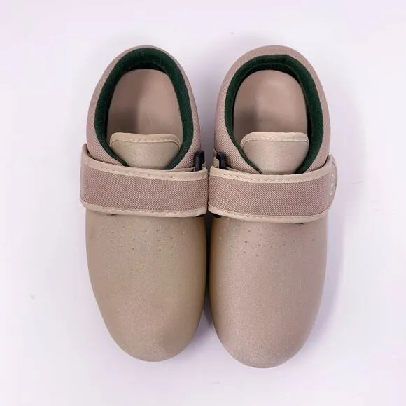 PEDORS Classic Stretch Shoes puffy lightweight sneakers velcro strap beige
