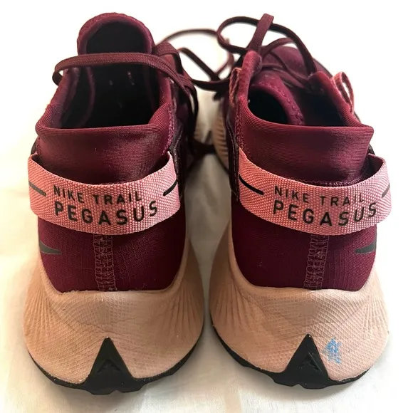 Pegasus Trail 2 Running Hiking Dark Beetroot Sneakers sz 6,5