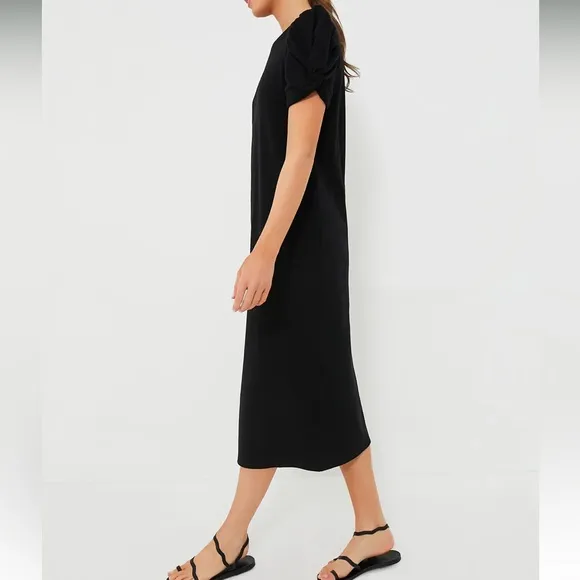 POMANDER PLACEBlack Short Sleeve Vesty Maxi Dress