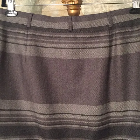 Ralph Lauren 🌹 stunning striped gray skirt
