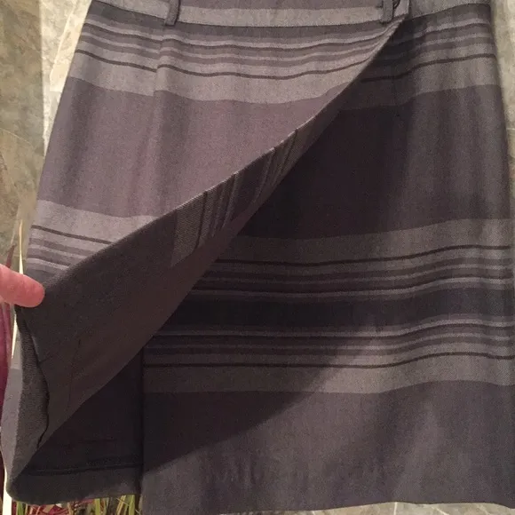 Ralph Lauren 🌹 stunning striped gray skirt
