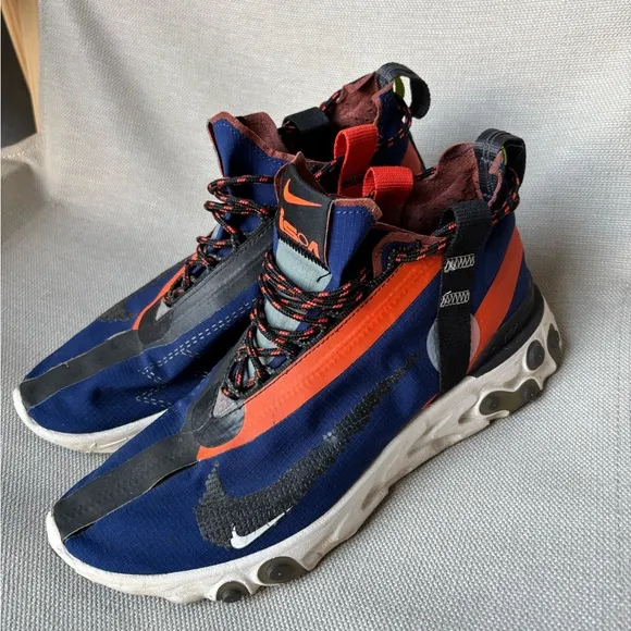 *RARE NIKES* React Runner in Blue Void Team Orange - Men’s 7.5 / Women’s 9.5