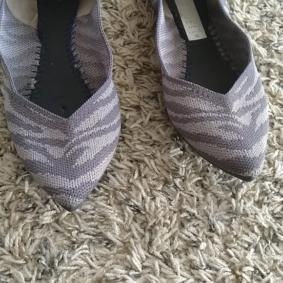 RARE Retired Rothy’s Rothys The Point Gray Zebra Luxury Ballet Flats sz 5