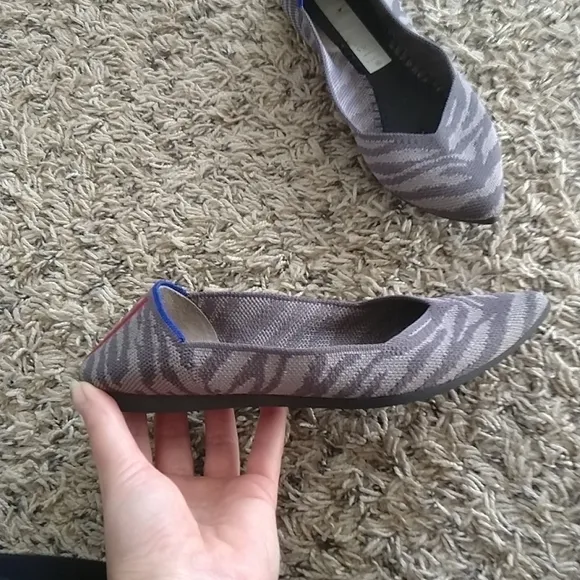 RARE Retired Rothy’s Rothys The Point Gray Zebra Luxury Ballet Flats sz 5