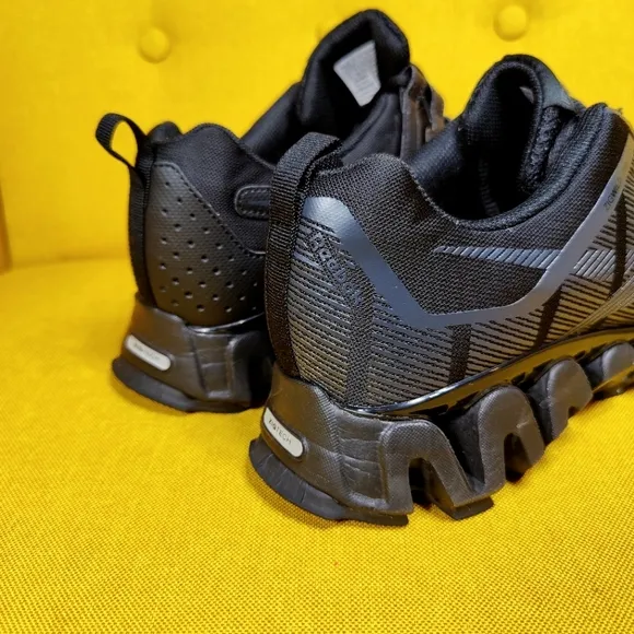 Reebok ZigWild Traio 6 Trail Triple Black Running Sneakers Mens Shoe Size 11