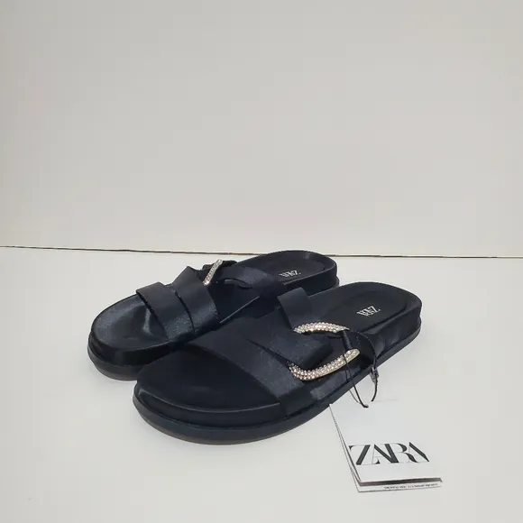 RHINESTONE EMBELLISHED FLAT SLIDER SANDALS SIZE 5