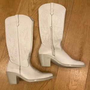 ROC Galveston High Western Boots in White Leather