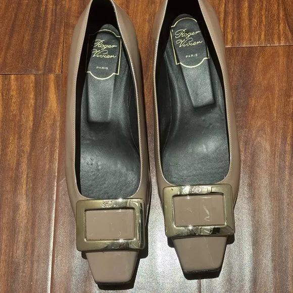 Roger Vivier Tan and Gold Flats with Signature Buckle