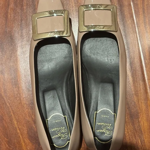 Roger Vivier Tan and Gold Flats with Signature Buckle