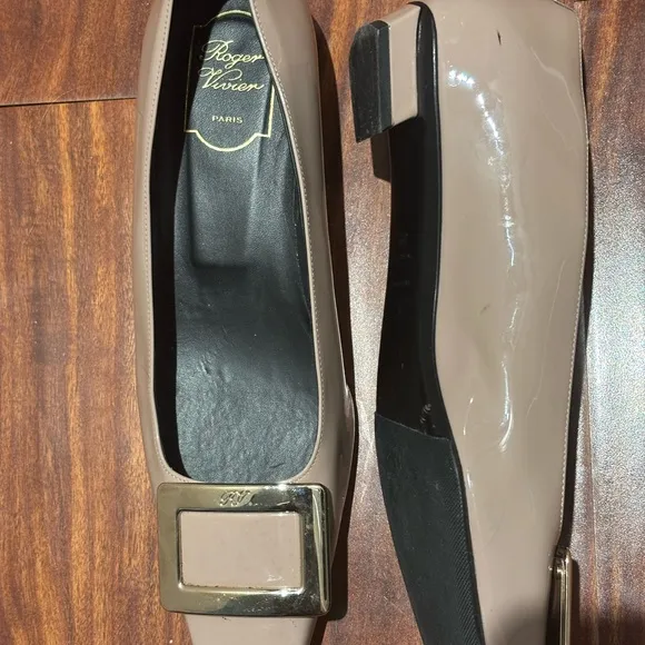 Roger Vivier Tan and Gold Flats with Signature Buckle