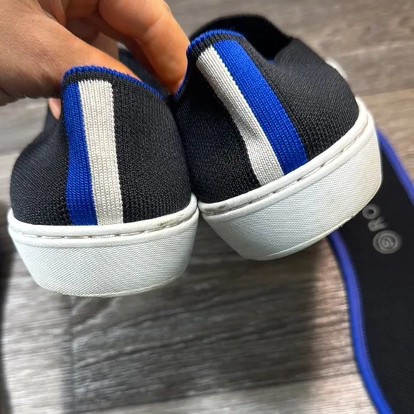Rothy's Black Slip-On shoes woman’s size 7 (b122)