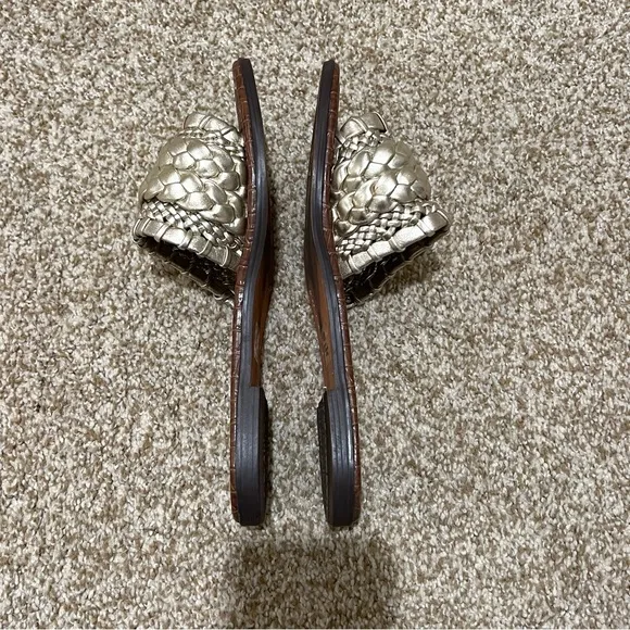 Sam Edelman Giada Flat Sandals in Gold Metallic Woven Slip On Size 8