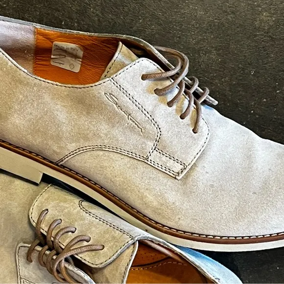 Santoni Tan Flats with Sophisticated Design