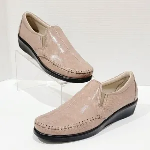 SAS Dream Mushroom Snake Embossed Leather Shoes Womens Sz 8.5 S Slip-On Loafers
