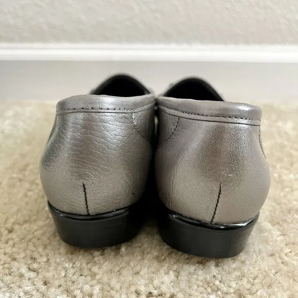 SAS Metro Slip On Loafer Shoes Womens Sz 7.5 Slim Narrow Loafers Pewter Silver