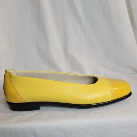 SAS Women's Coco Slip on Loafers Yellow Leather Ballet Flats Size 10 NWOT