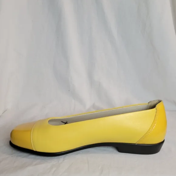 SAS Women's Coco Slip on Loafers Yellow Leather Ballet Flats Size 10 NWOT