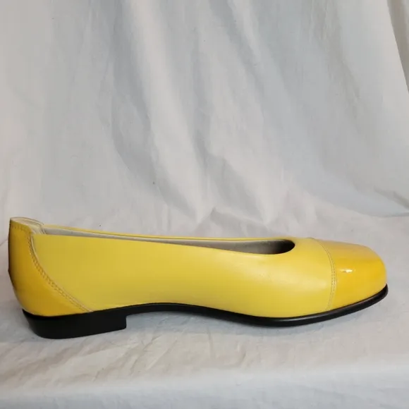 SAS Women's Coco Slip on Loafers Yellow Leather Ballet Flats Size 10 NWOT
