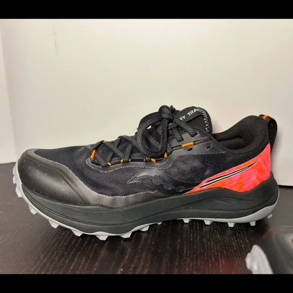 Saucony Xodus Ultra 2 Trail Running Shoe Sneakers Black/Orange/Pink Women 8