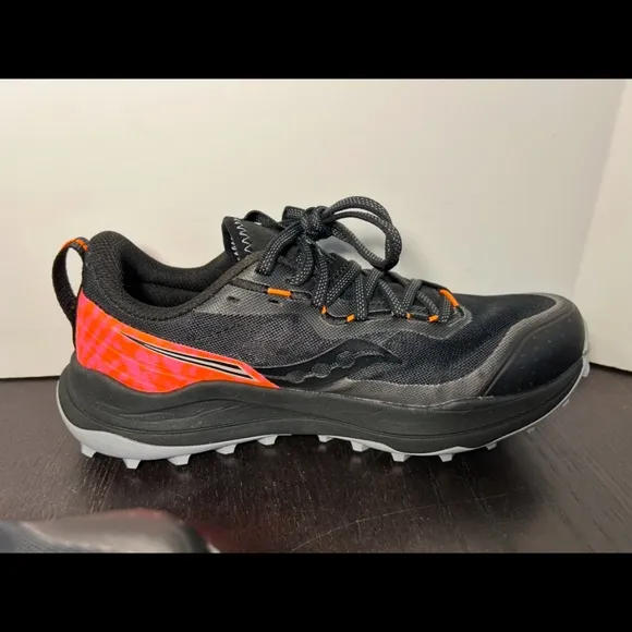 Saucony Xodus Ultra 2 Trail Running Shoe Sneakers Black/Orange/Pink Women 8