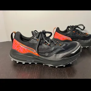 Saucony Xodus Ultra 2 Trail Running Shoe Sneakers Black/Orange/Pink Women 8