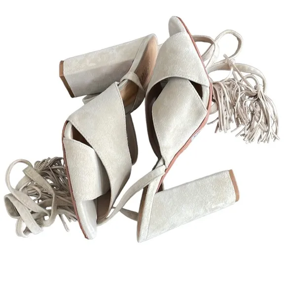 Schutz Damila Kid Suede Wraparound Block Heels In Oyster. Size 8