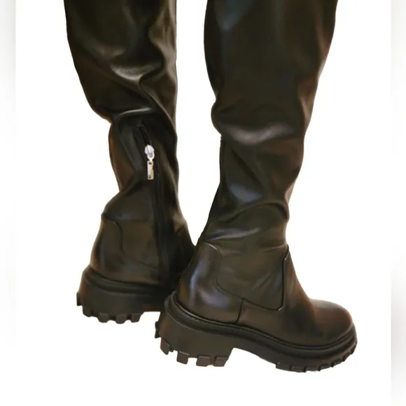 Schutz Kendy Up Leather Boot Color Black Size 10B NWB