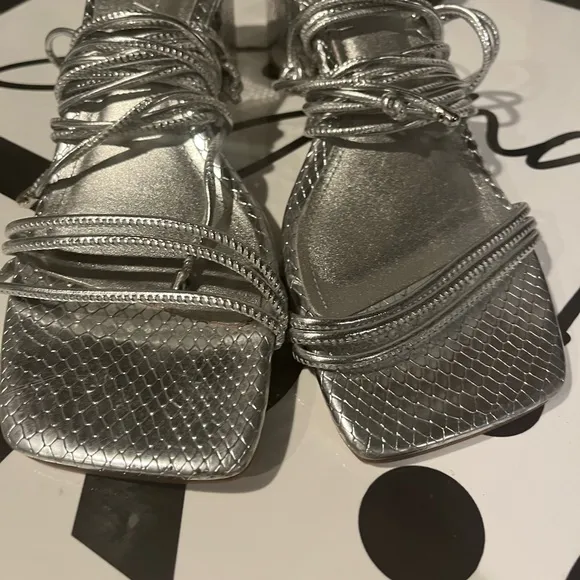 SCHUTZ Metallic Thea Ankle Wrap Sandal Block Heel Size 7 Square Toe