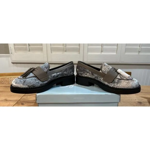 Seychelles Final Call Velvet Loafer Taupe Greige Size 9.5/10 NIB Leather Sleek