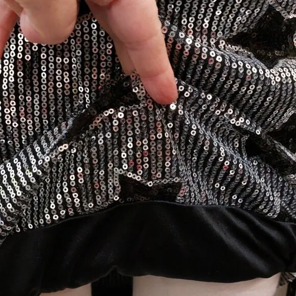 💥SHOWSTOPPER💥Sequin Cocktail Dress w/ Tassel Fringe in Silver &amp; Black