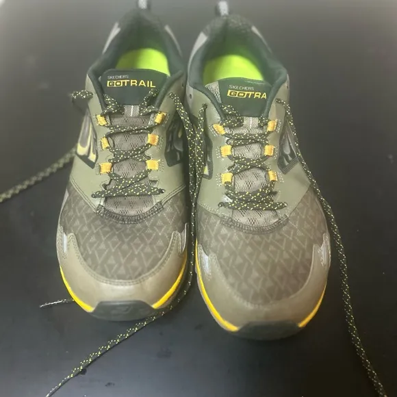 Skechers Go Trail Running Sneakers Mens Size 11