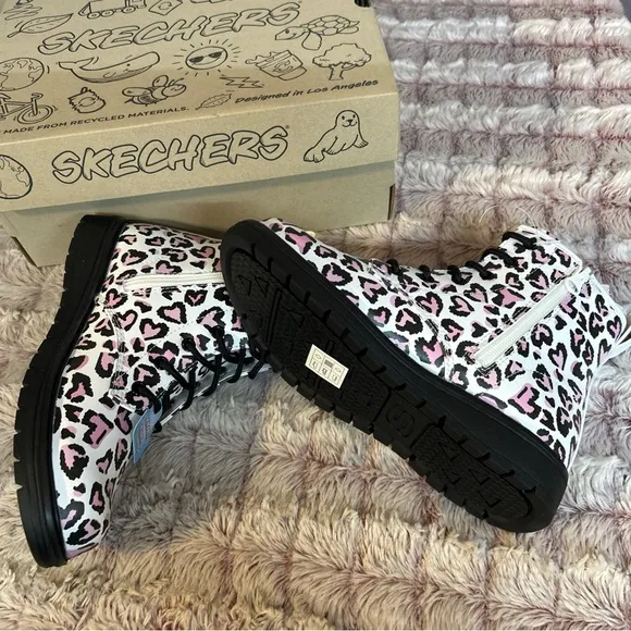 SKECHERS High Top Boots with hearts size 3