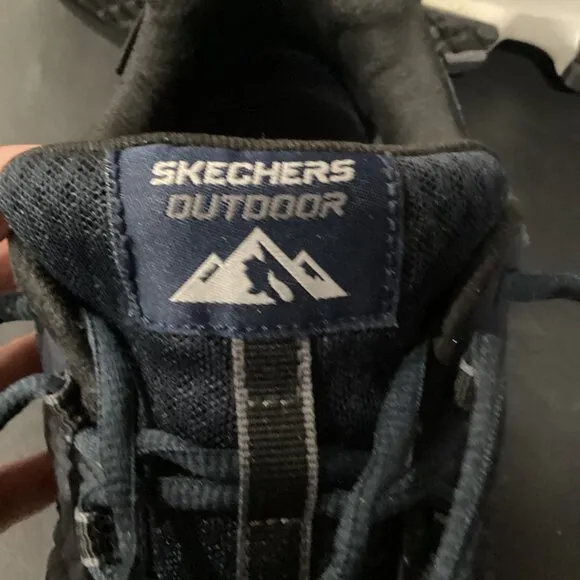 Skechers Men's Low-Cut Crossbar Hiking Trail Sneakers 51885 - sz 9.5